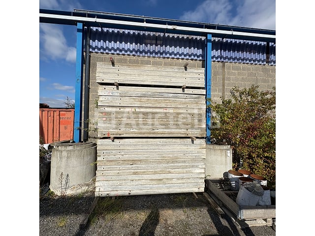 Cometaalbekistingspanelen – foto 2 – kavel bij Auctelia, Gembloux