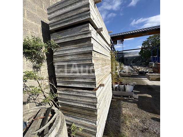 Cometaalbekistingspanelen – foto 4 – kavel bij Auctelia, Gembloux