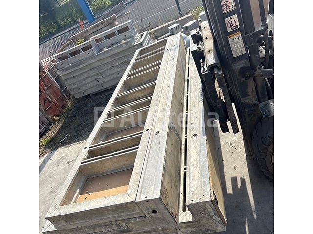Cometaalbekistingspanelen – foto 5 – kavel bij Auctelia, Gembloux