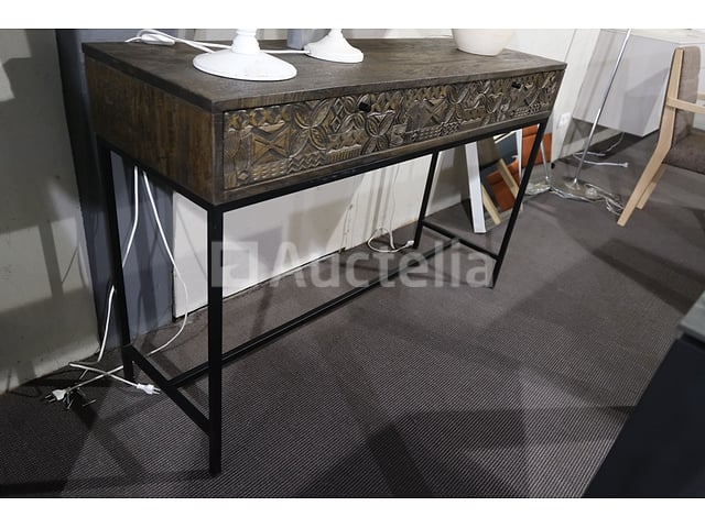 Console met lampen – foto 2 – kavel bij Auctelia, Mont-de-l'Enclus