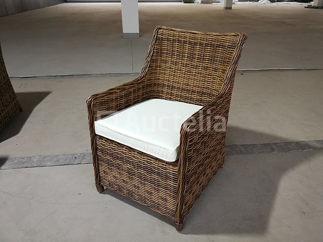 Diningset 7-delig - halfrond wicker - Bruin / grijze kussens - glazen tafelblad – foto 3 – kavel bij Auctelia, Tholen