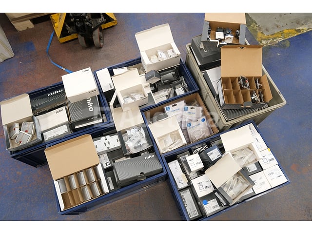Diverse elektrische apparatuur set – kavel bij Auctelia, Braine-l'Alleud