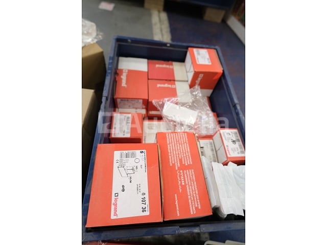 Diverse elektrische apparatuur set – foto 5 – kavel bij Auctelia, Braine-l'Alleud