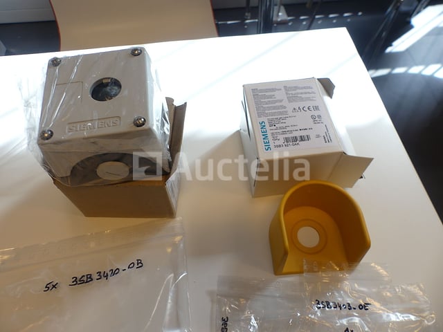 Diverse Siemens elektrische knoppen en accessoires – foto 7 – kavel bij Auctelia, Drogenbos