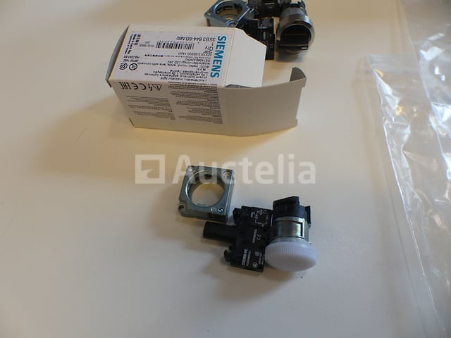 Diverse Siemens elektrische knoppen en accessoires – foto 5 – kavel bij Auctelia, Drogenbos