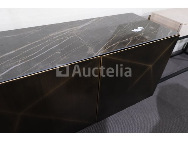 Dressoir met lamp – foto 2 – kavel bij Auctelia, Mont-de-l'Enclus