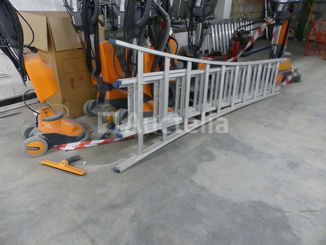Drievoudige ladder 310 sporten – kavel bij Auctelia, Anderlecht