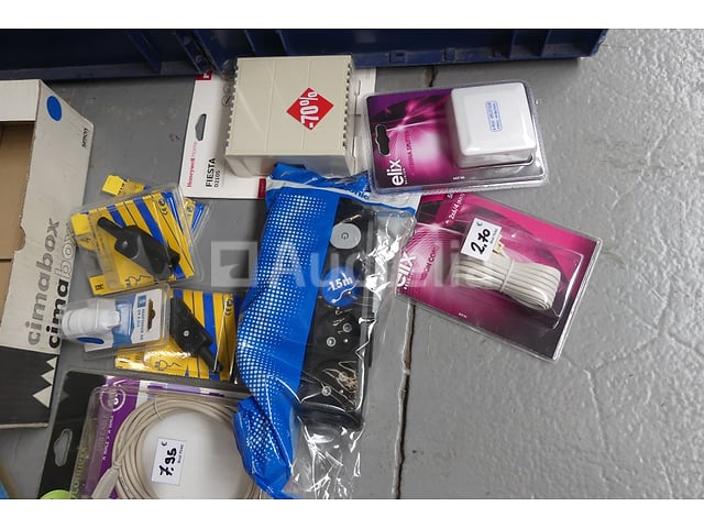 Elektrische apparatuur – foto 5 – kavel bij Auctelia, Braine-l'Alleud