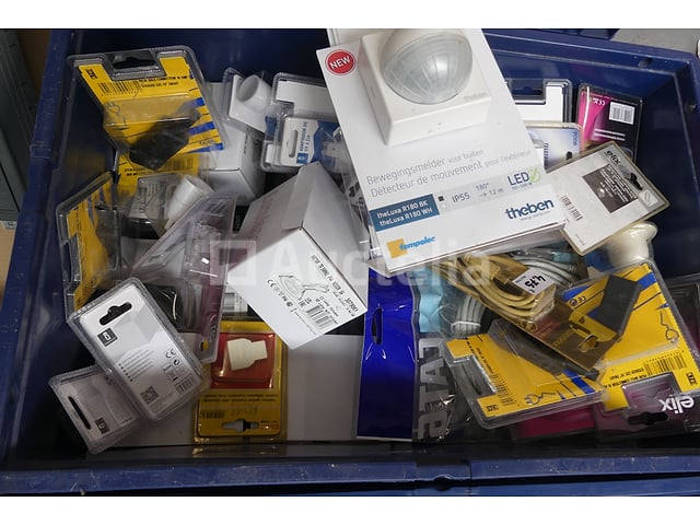Elektrische apparatuur – foto 7 – kavel bij Auctelia, Braine-l'Alleud
