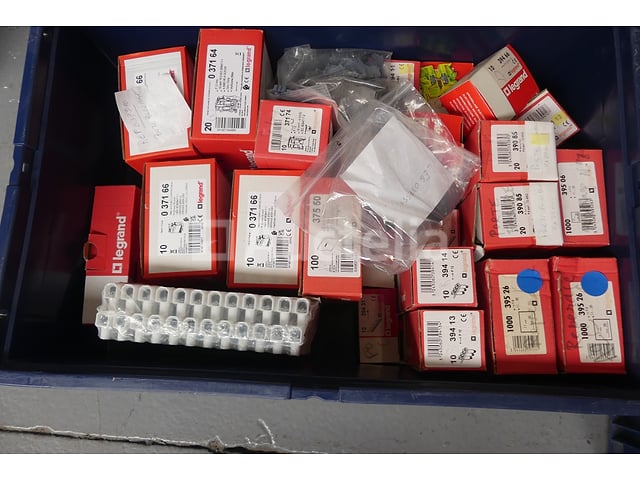 Elektrische apparatuur – foto 2 – kavel bij Auctelia, Braine-l'Alleud