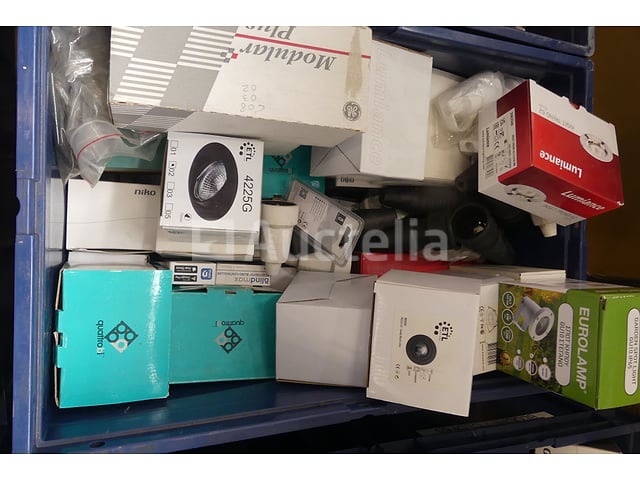 Elektrische apparatuur – foto 3 – kavel bij Auctelia, Braine-l'Alleud