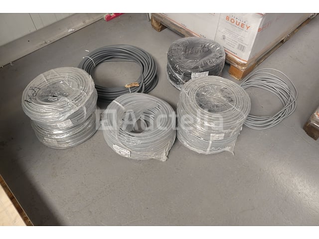Elektrische kabels – kavel bij Auctelia, Braine-l'Alleud