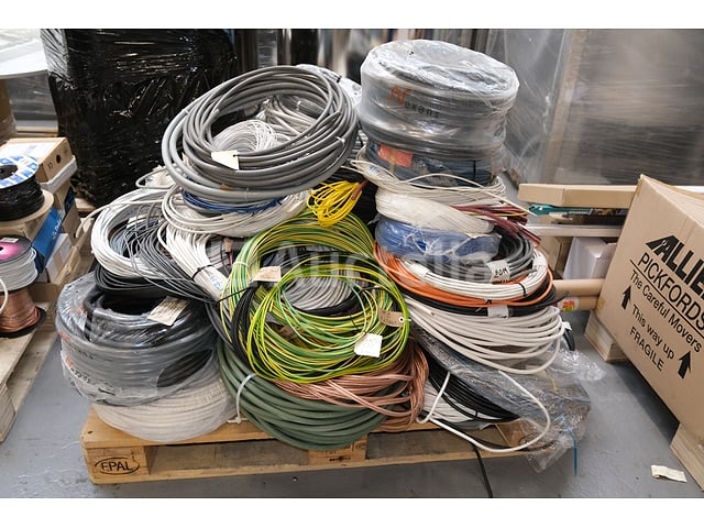 Elektrische kabelspoelset – kavel bij Auctelia, Braine-l'Alleud