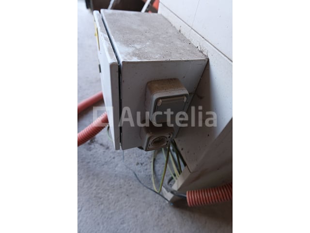 Elektrische kast – foto 6 – kavel bij Auctelia, La Louvière