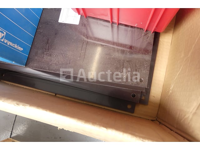 Elektrische kasten – foto 7 – kavel bij Auctelia, Braine-l'Alleud