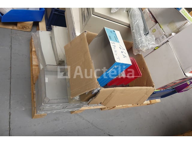 Elektrische kasten – foto 2 – kavel bij Auctelia, Braine-l'Alleud