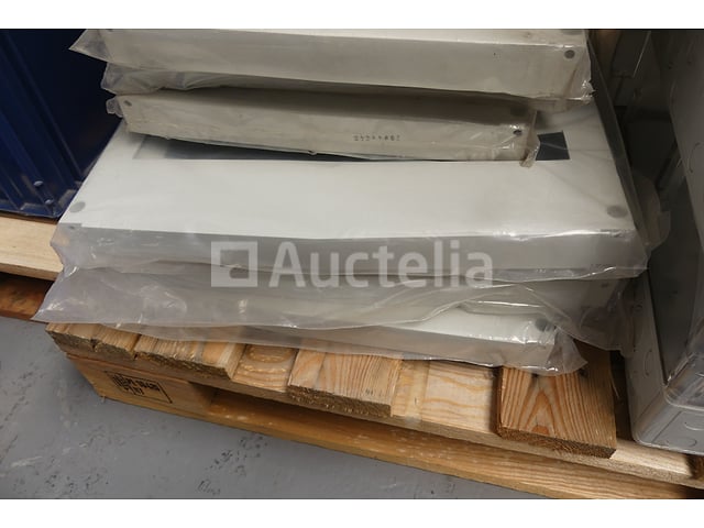 Elektrische kasten – foto 5 – kavel bij Auctelia, Braine-l'Alleud