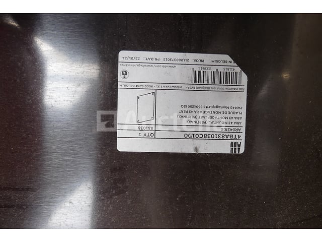 Elektrische kasten – foto 8 – kavel bij Auctelia, Braine-l'Alleud