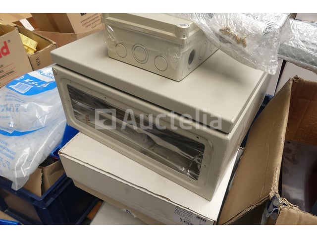 Elektrische kasten – foto 3 – kavel bij Auctelia, Braine-l'Alleud