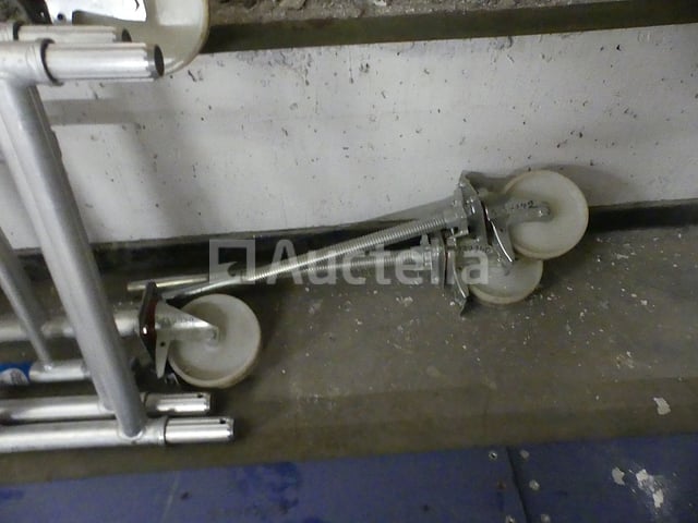Elementen van schilderssteigers – foto 6 – kavel bij Auctelia, Anderlecht