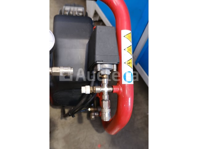 Fiac Colibri 15 compacte draagbare compressor – foto 4 – kavel bij Auctelia, Antwerpen