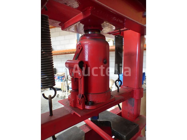 Handmatige hydraulische pers – foto 4 – kavel bij Auctelia, Tintigny