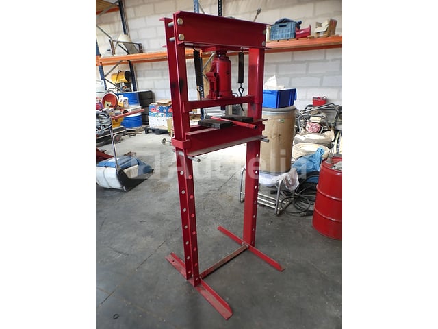 Handmatige hydraulische pers – foto 3 – kavel bij Auctelia, Tintigny