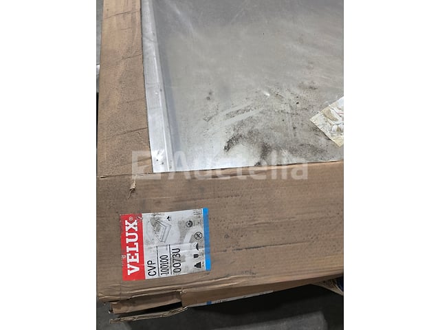 Handraam voor Velux plat dak CVP 100100 0073U – 1000 × 1000 mm – foto 2 – kavel bij Auctelia, La Louvière