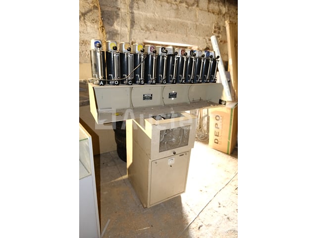 Harbil Kleurstofdispenser + Mixer – kavel bij Auctelia, Havelange