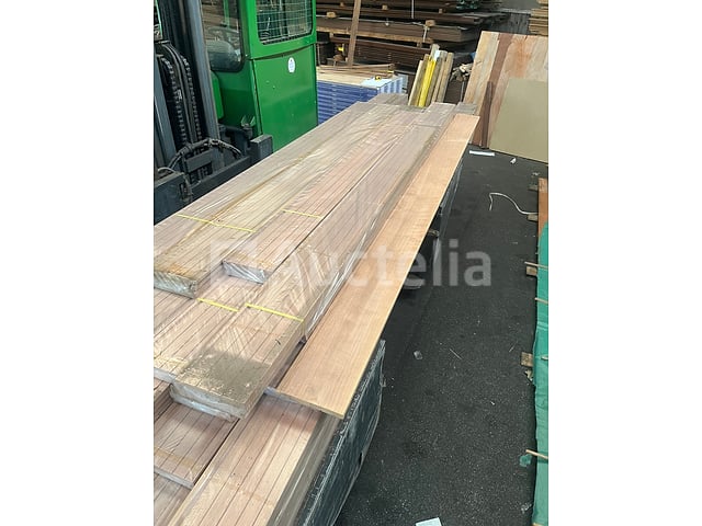 Hout - Meranti Nemezu – foto 2 – kavel bij Auctelia, Aubel
