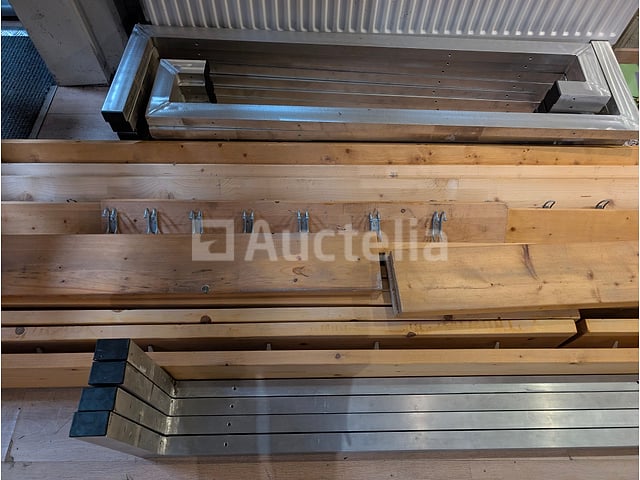 Houten garderobe – foto 9 – kavel bij Auctelia, Bastogne