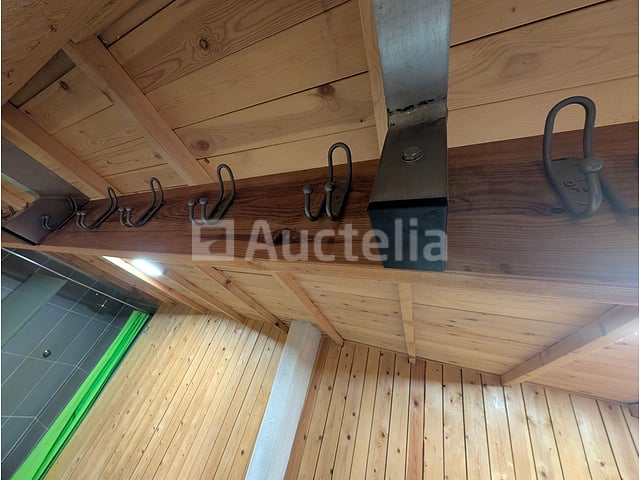 Houten garderobe – foto 5 – kavel bij Auctelia, Bastogne