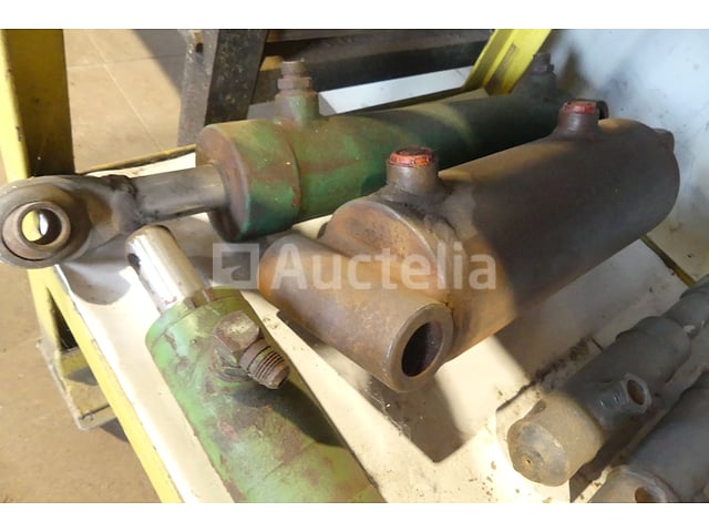 Hydraulische cilinders + accessoires – foto 4 – kavel bij Auctelia, Binche