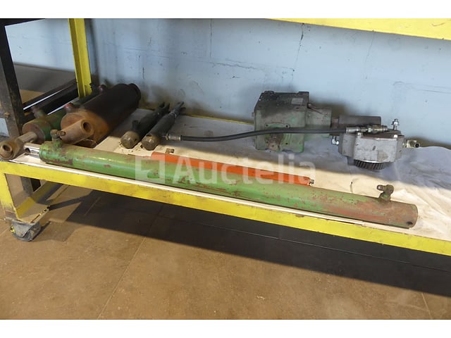 Hydraulische cilinders + accessoires – kavel bij Auctelia, Binche