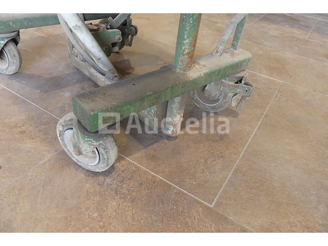 Hydraulische heftafel – foto 7 – kavel bij Auctelia, Binche