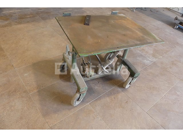 Hydraulische heftafel – foto 3 – kavel bij Auctelia, Binche