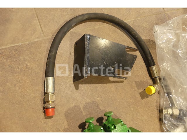 Hydraulische verdeler – foto 5 – kavel bij Auctelia, Binche