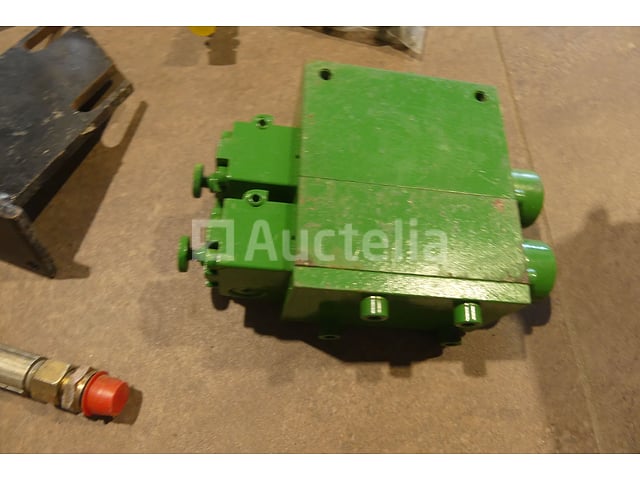 Hydraulische verdeler – foto 4 – kavel bij Auctelia, Binche