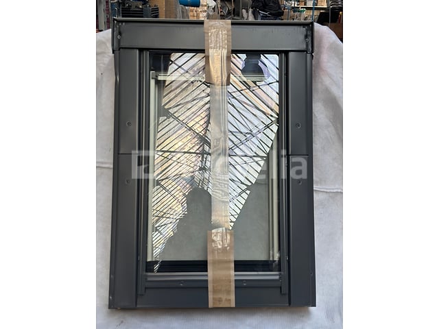 Isolatie - Velux - Daklux - Set van 3 Velux-ramen (55 × 78 cm, 15,5 kg) – foto 4 – kavel bij Auctelia, Herstal