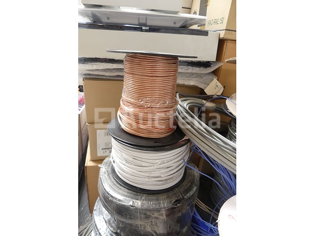 Kabels voor tv, speaker, internet – foto 4 – kavel bij Auctelia, Braine-l'Alleud