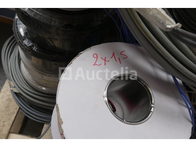 Kabels voor tv, speaker, internet – foto 2 – kavel bij Auctelia, Braine-l'Alleud