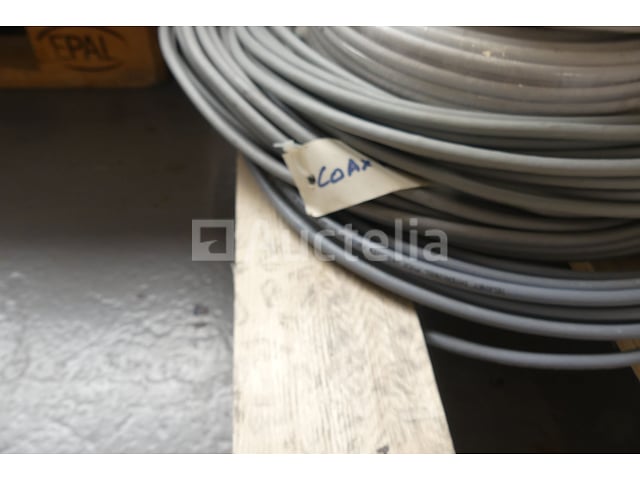 Kabels voor tv, speaker, internet – foto 6 – kavel bij Auctelia, Braine-l'Alleud