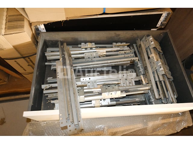 Keukengerei en Hardware Set – foto 2 – kavel bij Auctelia, Havelange