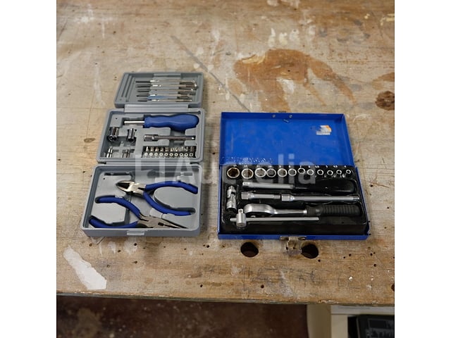 Kleine set dopsleutels en gereedschap – foto 2 – kavel bij Auctelia, Sankt Vith