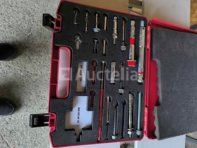 Koffer met verschillende onderdelen Hilti-bouten ankers diverse onderdelen zie foto – foto 3 – kavel bij Auctelia, Bastogne
