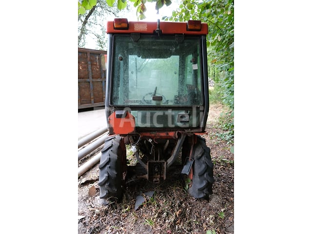 Kubota B2400D Mini Landbouwtractor (voor onderdelen) (VIN: B2400D60351) – foto 4 – kavel bij Auctelia, Ottignies-Louvain-la-Neuve