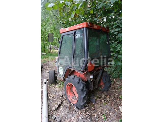 Kubota B2400D Mini Landbouwtractor (voor onderdelen) (VIN: B2400D60351) – foto 3 – kavel bij Auctelia, Ottignies-Louvain-la-Neuve