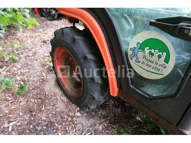 Kubota B2400D Mini Landbouwtractor (voor onderdelen) (VIN: B2400D60351) – foto 9 – kavel bij Auctelia, Ottignies-Louvain-la-Neuve