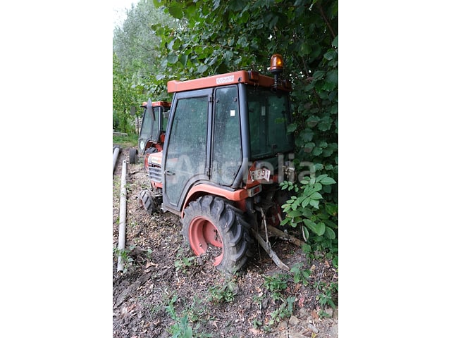 Kubota B2400D Mini Landbouwtractor (voor onderdelen)(VIN:B2400D60510) – foto 3 – kavel bij Auctelia, Ottignies-Louvain-la-Neuve