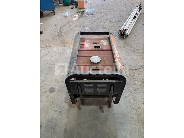 L.D. Motor 5000 Diesel Generator Set – foto 2 – kavel bij Auctelia, Gembloux